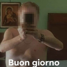 Prete pubblica la foto di un uomo nudo su Facebook, choc dei fedeli. Poi le scuse: «Mi hanno hackerato»