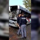 Roma, autobus contro un albero a via Cassia: ci sono feriti