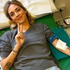Chiara Ferragni risponde all'appello di Fedez e dona il sangue per la prima volta: «Orgogliosa di essere diventata donatrice»