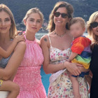 Chiara Ferragni, la foto di famiglia senza Fedez e le solite critiche dei "fan". La sua risposta zittisce tutti