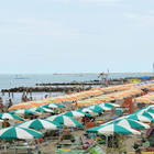 Venezia, mette i piedi in acqua e si sente male: turista stroncato in spiaggia