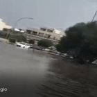 Nubifragio sulla città, allarme e paura. Salvato un bimbo intrappolato in macchina Nubifragio sulla città, allarme e paura. Salvato un bimbo intrappolato in macchina
