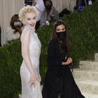 Julia Garner sarà Madonna, l'attrice di «Inventing Anna» scelta per il nuovo film della popstar