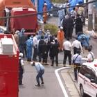 Tokyo, accoltellamento di massa alla fermata del bus: morti e feriti