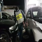 Roma, riciclavano auto rubate e le vendevano come nuove: arrestate 6 persone