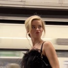 Influencer blocca i passeggeri in metropolitana per girare il video "perfetto". La polemica: «Ma chi ti credi di essere?»