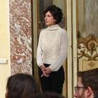 • Il maglione bianco di Agnese Renzi scatena le polemiche -Guarda