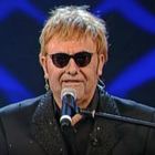 Max Giusti imita Elton John e accende il Dopofestival