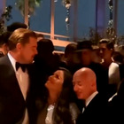 La fidanzata di Jeff Bezos flirta con DiCaprio. Il miliardario "minaccia" l'attore sui social: «Vieni qui»