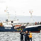 Migranti, nuova tragedia. Alarm Phone: «Sei morti di fame e sete su un barcone alla deriva»