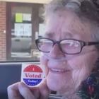 Midterm. «Ce l'ho fatta!», anziana vota per la prima volta poco prima di morire