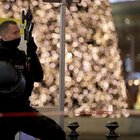 Berlino, attimi di terrore: evacuati i mercatini di Natale, concerto sospeso, ma è un falso allarme