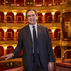 Il sovrintendente Fuortes presenta il Barbiere di Siviglia che inaugura la stagione: «Rossini tra cinema e tv, nelle crisi si sperimenta»