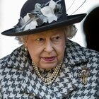 La Regina Elisabetta dà forfait al Remembrance day: è giallo sulla sua salute, sudditi preoccupati
