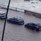Allerta meteo in 10 regioni, il Sud sott'acqua: scuole e uffici chiusi dalla Sicilia alla Basilicata, trasporti in tilt