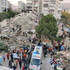 Terremoto Turchia, bambina estratta viva dalle macerie 60 ore dopo sisma. I morti salgono a 83