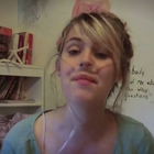 Claire, la 17enne che combatte la fibrosi cistica con i video su Youtube