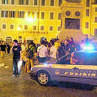 Roma, Campo de' Fiori, risse e agguati: un 25enne accoltellato all’addome e tre giovani picchiati
