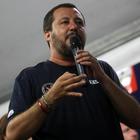 Salvini: «Masturbarsi in pubblico sia di nuovo reato, giù le mani da donne e bambini»