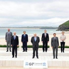 G7, baci e abbracci tra i leader politici. E quel barbecue che ha fatto scattare la polemica