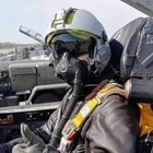 L'Ucraina elogia il «Fantasma di Kiev», il pilota che abbatte gli aerei russi. Ma è mistero sulla sua esistenza