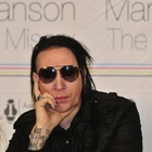 Marilyn Manson sputa su una videomaker e viene condannato a 20 giorni di servizi sociali: «Mi ha umiliata»