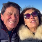 Gianni Morandi paonazzo in Norvegia con la moglie Anna: «Ci mettiamo i guanti perché fa un freddo barbino»