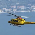 Auto finisce nel lago di Garda, vietato l'elicottero ai soccorritori: non hanno il Green pass