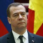 Medvedev boccia i leader Ue: «Politici europei in declino: Draghi non è Berlusconi»