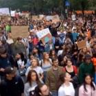 Fridays For Future, a Milano migliaia di studenti manifestano per il clima