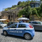 Roma, sparatoria a Testaccio davanti a una discoteca: ferito un 25enne, ma volevano colpire il buttafuori
