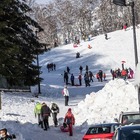 Terminillo, tanti sulla neve con gli sci nonostante gli impianti chiusi