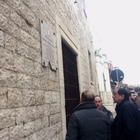 Foibe: danneggiata la lapide commemorativa Foibe: danneggiata la lapide commemorativa