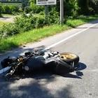 Incidente in moto contro un'auto: muore un 36enne romano, sottoufficiale dell'esercito