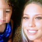 Usa, il fidanzato uccide suo figlio mentre lei è a lavoro: mamma condannata a 16 mesi “per mancata protezione”