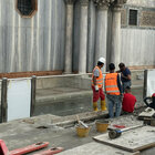 Piazza San Marco, svelati i primi vetri per fermare l'acqua alta: «Ma la Basilica è meno bella»