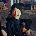 Il bambino di 4 anni scomparso due giorni fa è stato trovato morto nella lavatrice, sul corpo segni di violenza: «Disturbava i genitori»