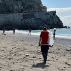 immagine Minori, “Giornata di tutela dell'ambiente marino”: volontari ripuliscono la spiaggia