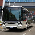 Passeggera dimentica borsa con oltre 40.000 euro su un autobus: ecco come va a finire