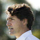 Canada, i no vax lanciano sassi contro Trudeau. Il premier minimizza: «Solo un po' di ghiaia»
