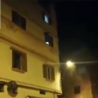 Terremoto Marocco, il momento della scossa in strada a Marrakach: il palazzo si sgretola in un attimo