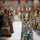 Dolce&Gabbana patchwork a Milano: la collezione-riciclo che assembla capi e tessuti