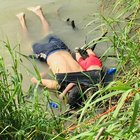 Padre e figlia di 2 anni annegano: la foto dei migranti messicani indigna l'America