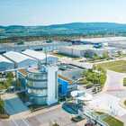 BMW, nuovo centro prove batterie auto EV nel sito di Wackersdorf. Da 2026 agevolerà trasformazione verso elettromobilità