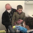 Presidio per vaccini antinfluenzali a bambini nella metro Gerusalemme di Milano. Il servizio