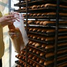 Beffa sulla farina: costa meno ma aumentano pane e pasta