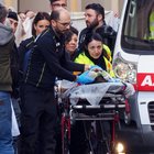 Bologna, bimbo cade dal carro di Carnevale a tema Masterchef: gravissimo all'ospedale. Era con la mamma