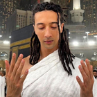 Ghali vola alla Mecca per il Ramadan: «È il momento giusto per vivere la gratitudine che provo verso Dio»