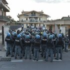 Roma, operatori del centro di accoglienza per migranti presi in ostaggio