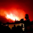 Incendio minaccia le abitazioni ad Altofonte, il sindaco: «Situazione pericolosa, abbandonate le case»